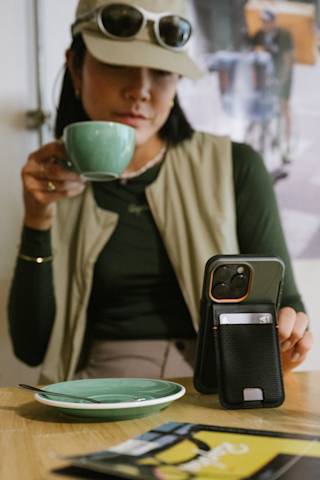 UAG Metropolis Kevlar® MagSafe Wallet Wallets case in Kevlar Black lifestyle view