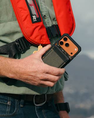 UAG Exclusive Metropolis Kevlar® MagSafe Wallet Wallets case in Kevlar Olive lifestyle view