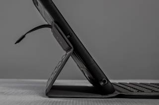 UAG Rugged Bluetooth Detachable Keyboard with Trackpad & Backlit Keys iPad 10.2" (7th Gen, 2019) Case iPad 10.2" (7th Gen,...