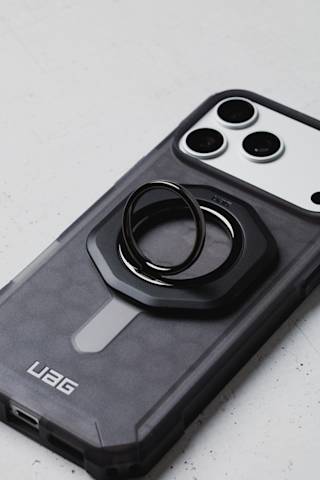 UAG Magnetic Ring Stand LT Magnetic Ring Stand case in Black lifestyle view
