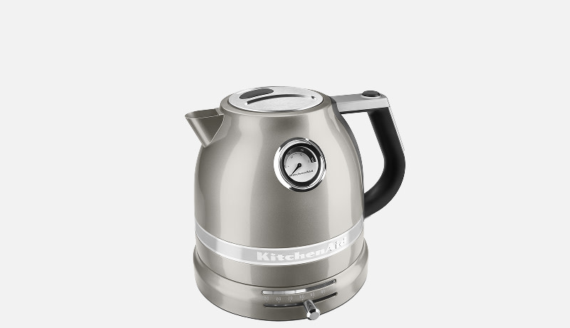 A KitchenAid® kettle