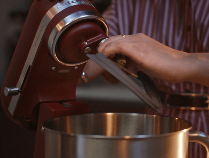 Artisan Plus Stand Mixer - How to set up - 3