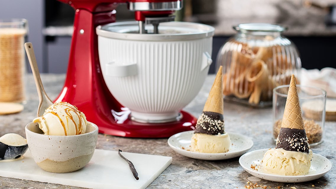 KitchenAid<sup>®</sup> Stand Mixer Making Ultimate Vanilla Ice Cream