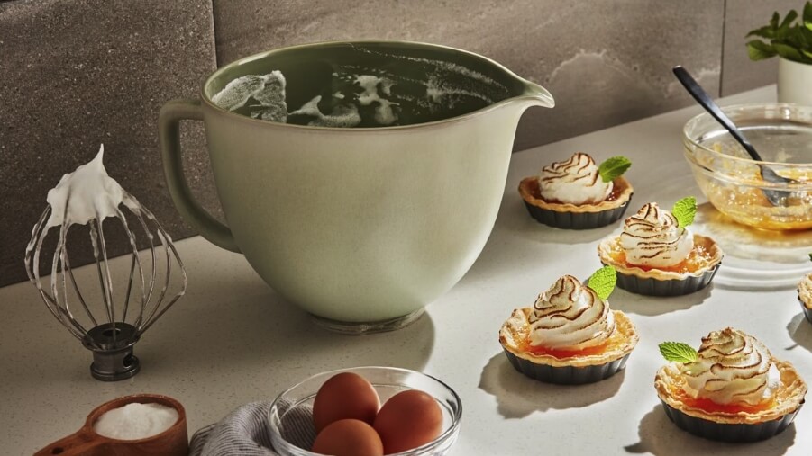 Types of meringue - Italian, Swiss and French - hero