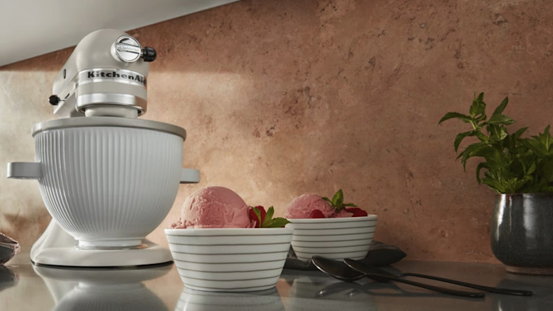 Stand-Mixer-Uses MastheadNEW2
