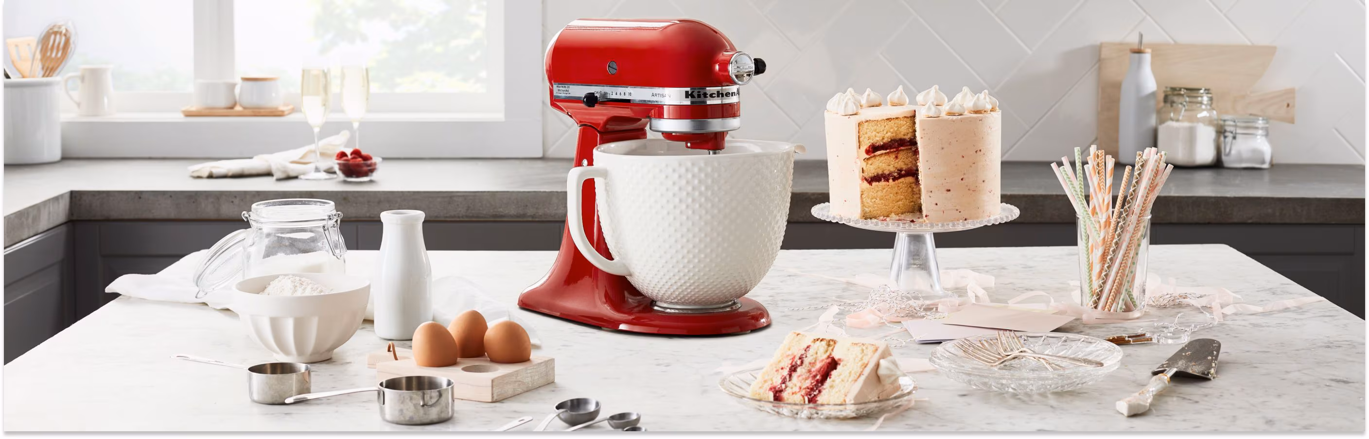 How to Make Easy Buttercream Frosting Hero