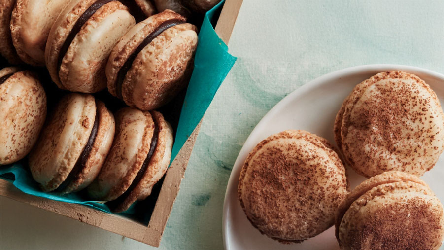 MacaronsWithAHandMixer Masthead