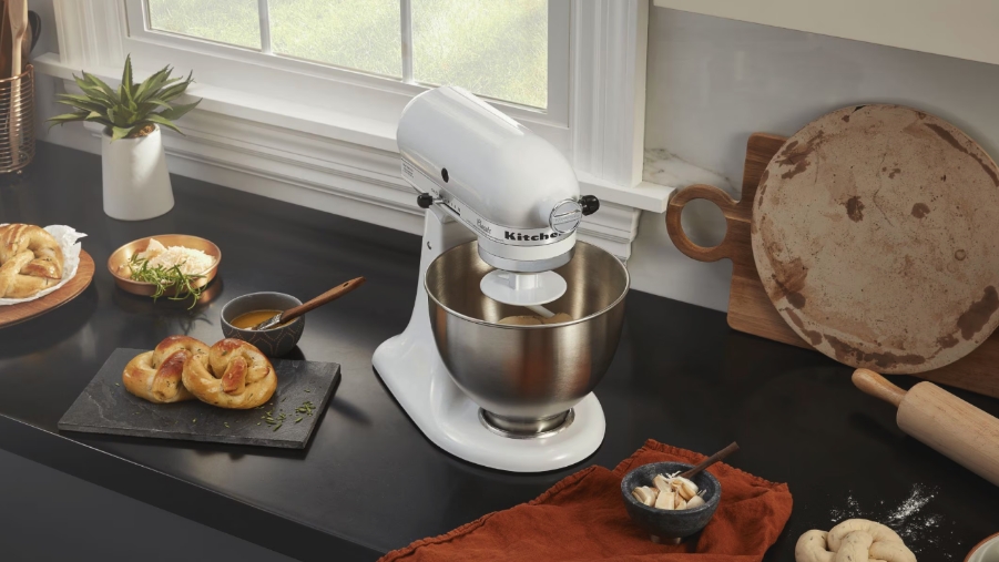 Stand-Mixer-Pretzels Hero