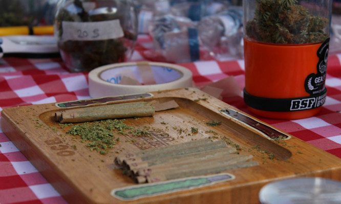 Custom Rolling Trays Explained Everything About Ordering Your Own Design
