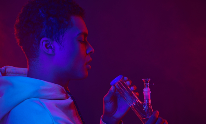 Clean Mushroom Bong Percolators and Caps Without Damage