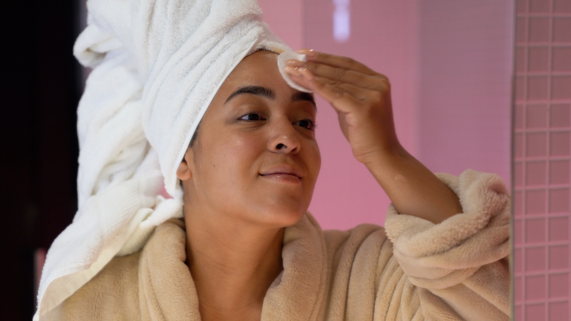 Jamie Li laat zien hoe zij haar droge huid verzorgt én in de glam zet - &C x NIVEA