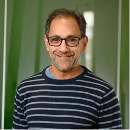 Dinni Jain image - internet