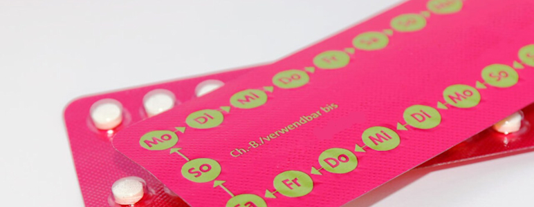 Pillenblister mit Antibabypille, 21 Tabletten zur oralen Einnahme.