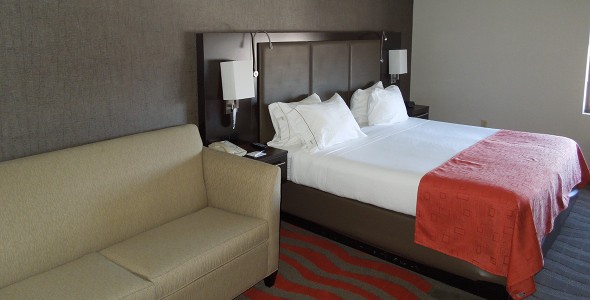 Holiday Inn Express and Suites photo 1