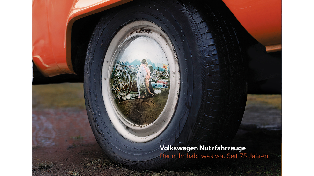 Case | 75 Jahre Bulli - Volkswagen Nutzfahrzeuge | Image 3 ROT