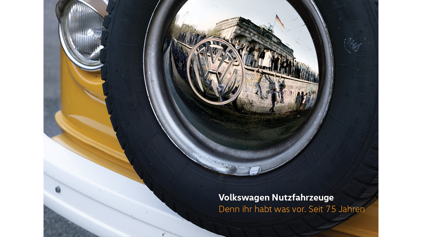 Case | 75 Jahre Bulli - Volkswagen Nutzfahrzeuge | Image 2 GELB