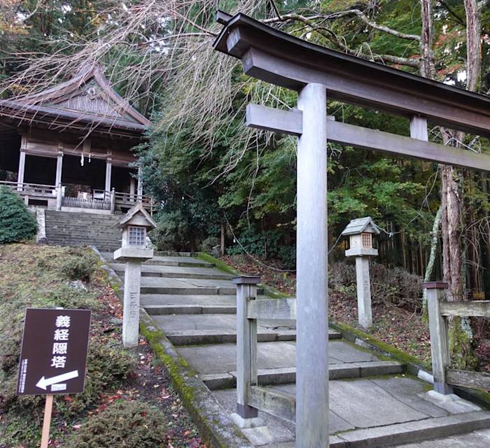 Kimpu-jinja Shrine 01