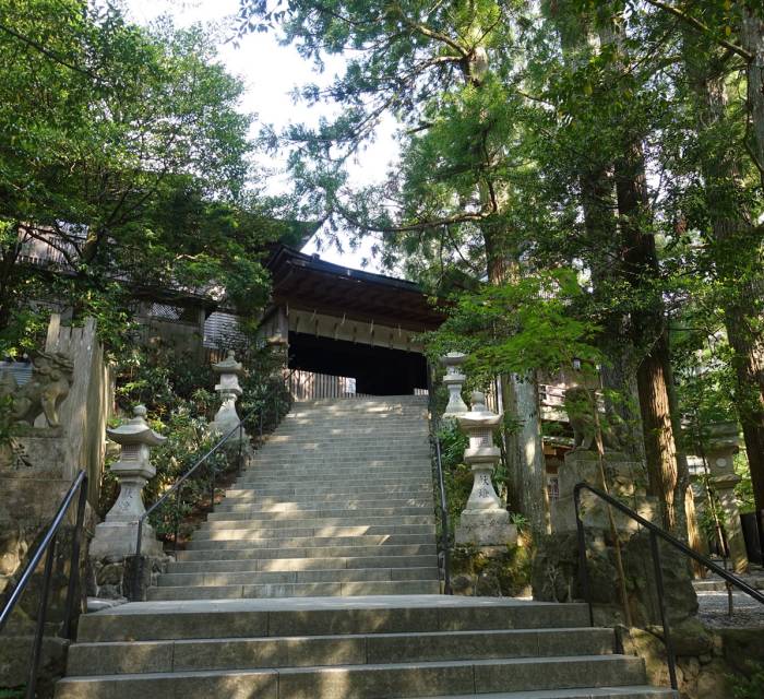 Tenkawa Daibenzaiten-sha Shrine 02