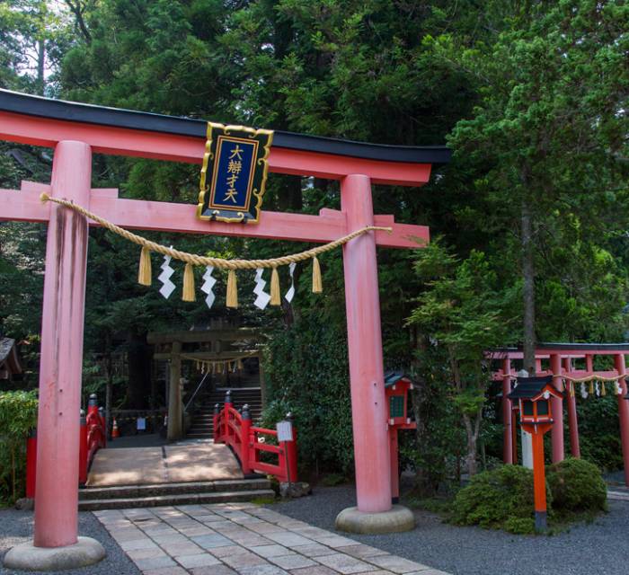 Tenkawa Daibenzaiten-sha Shrine 01