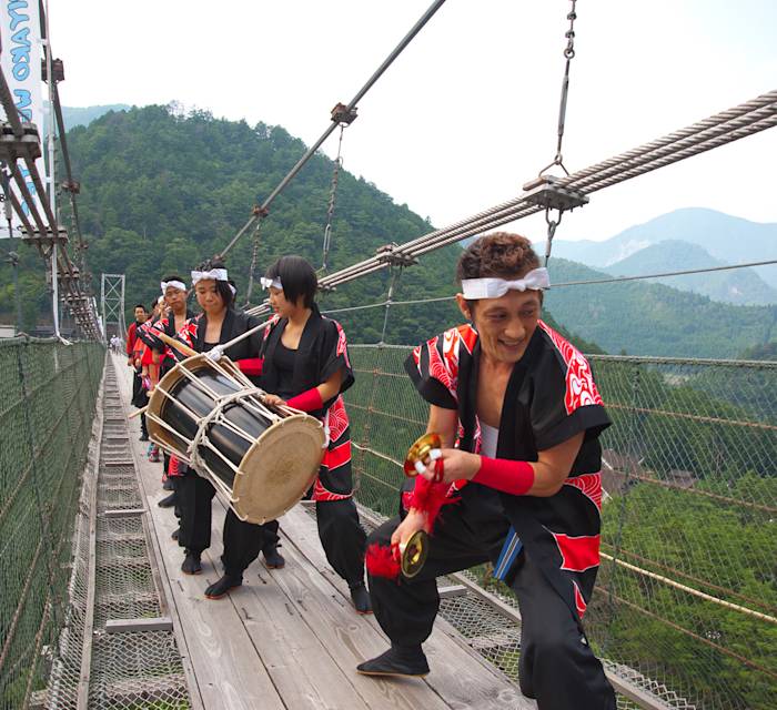 Tsuribashi Festival "Yuredaiko" 02