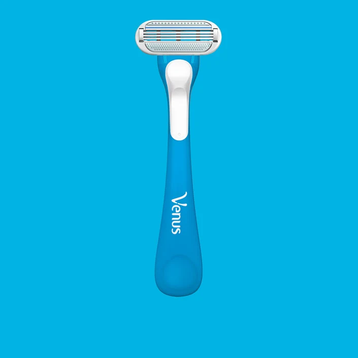 Gillette Venus Smooth disposable razor with blue handle and triple blade head