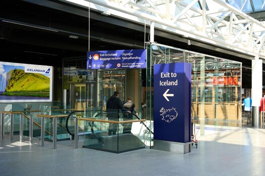 RE blogs-KEF airport DSC2197