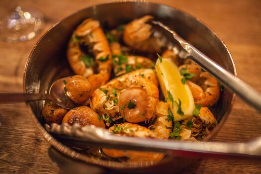 Humar í skál / Lobster in a bowl