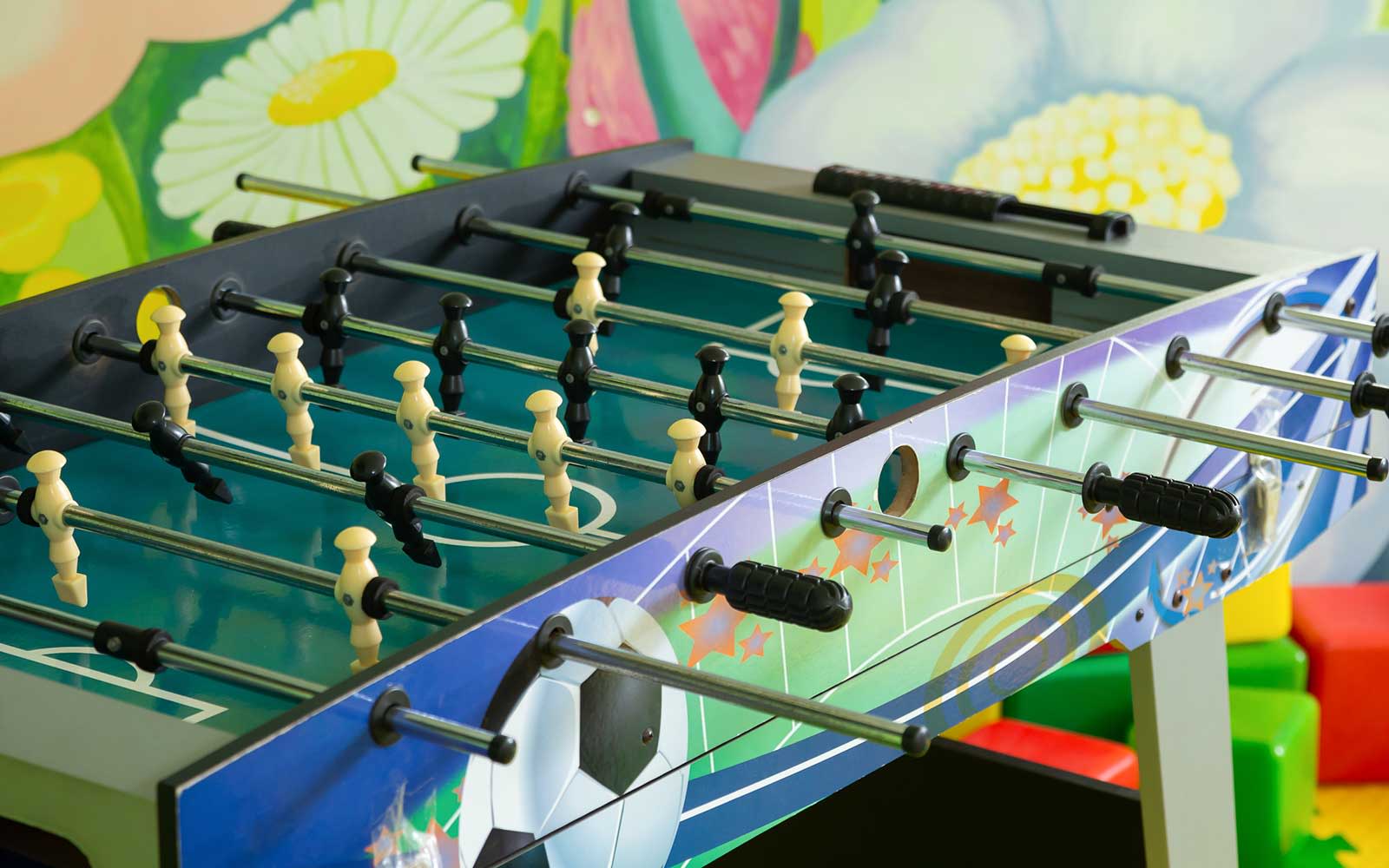Детская комната - настольный футбол Детская комната - настольный футбол