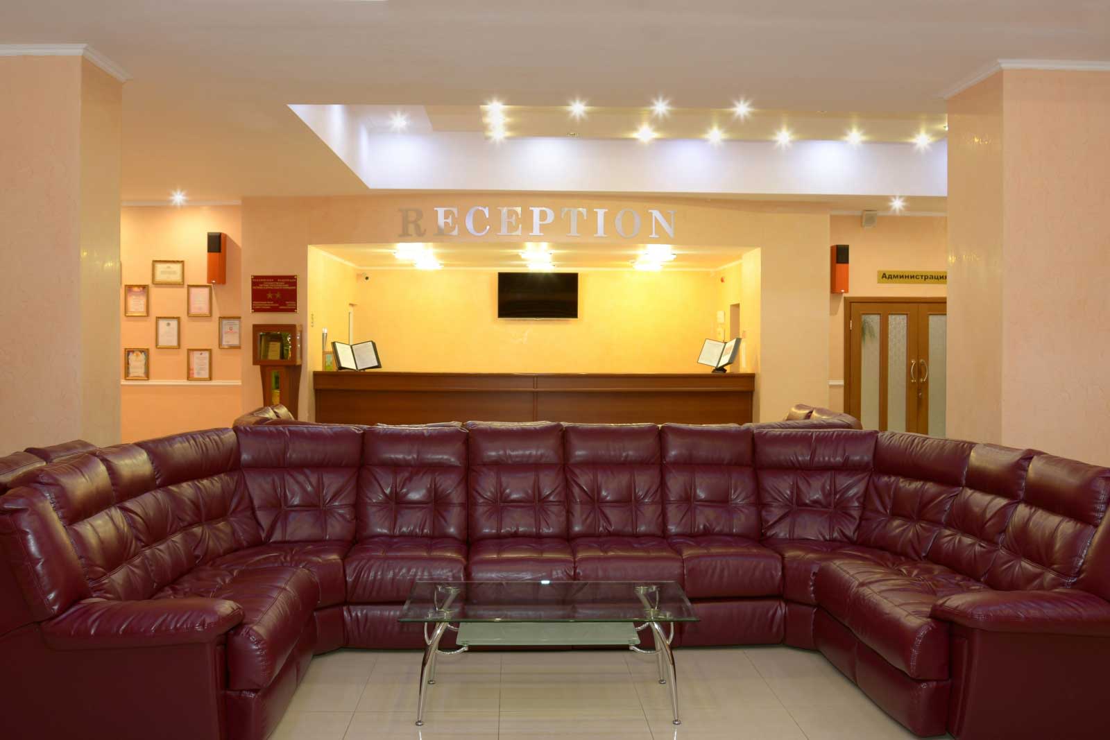 Санаторий Бирюза Сочи холл - ресепшен Санаторий Бирюза Сочи холл - ресепшен