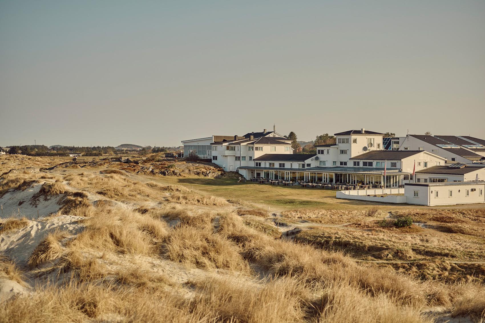 Sola Strand Hotel ligger idyllisk til ved stranden