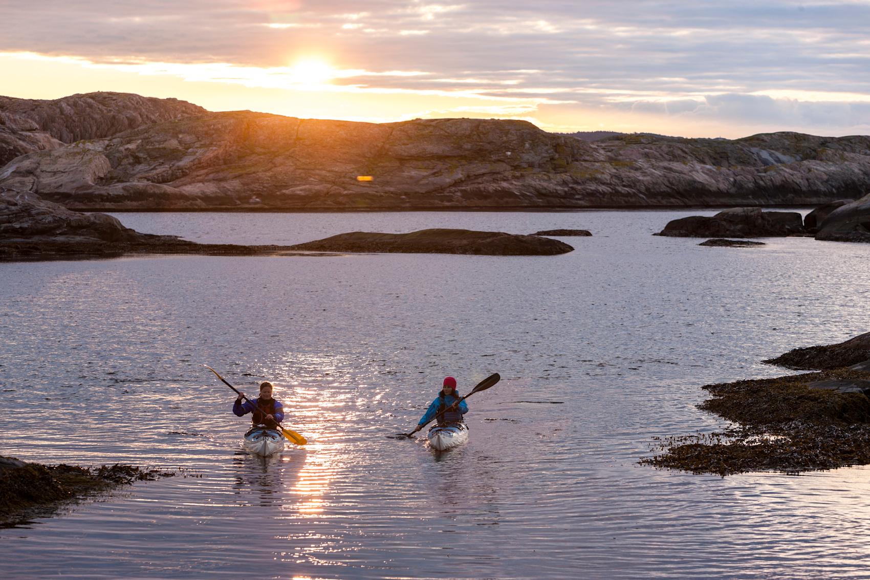 Padlere i solnedgang, Fjällbacka i Sverige -\nFoto: Getty Images