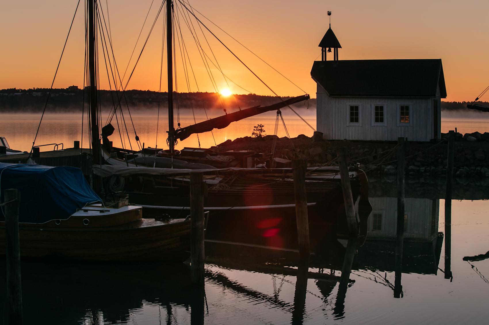'Sjøfarerkapellet' i soloppgang i Mariehamn, Åland - Foto: Getty Images