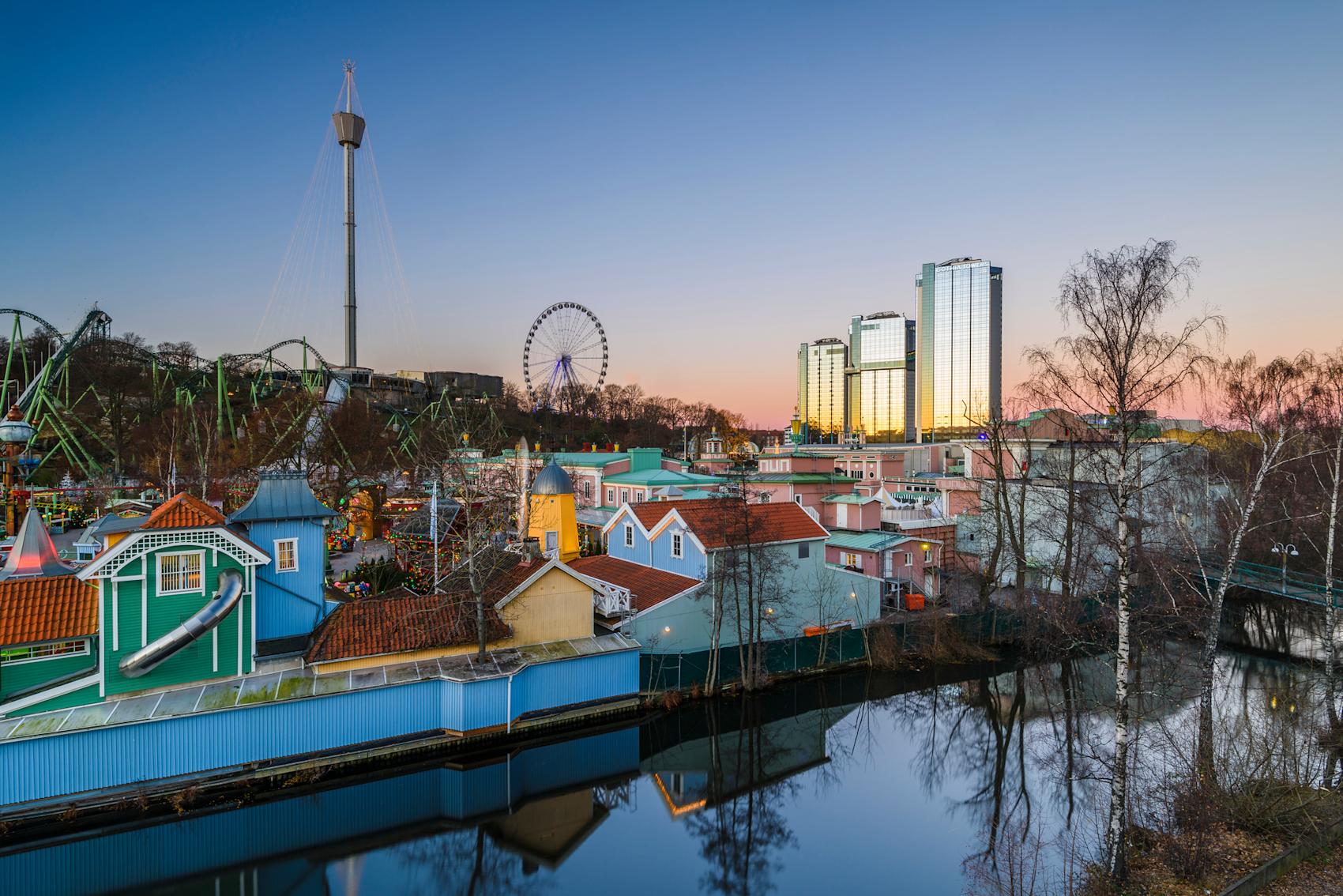 Liseberg i skumringen, Gøteborg -\nFoto: Getty Images