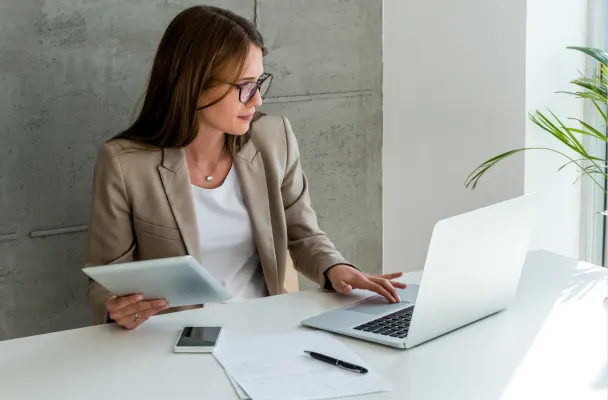 A business woman working at her computer