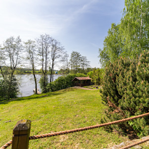 Dwa Domki - widok na jezioro
