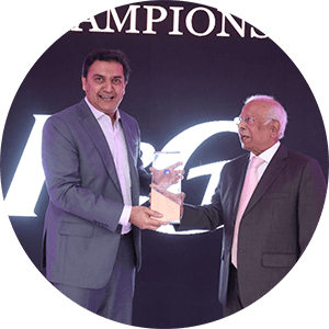 Adil Farhat (CEO Pakistan) receiving award