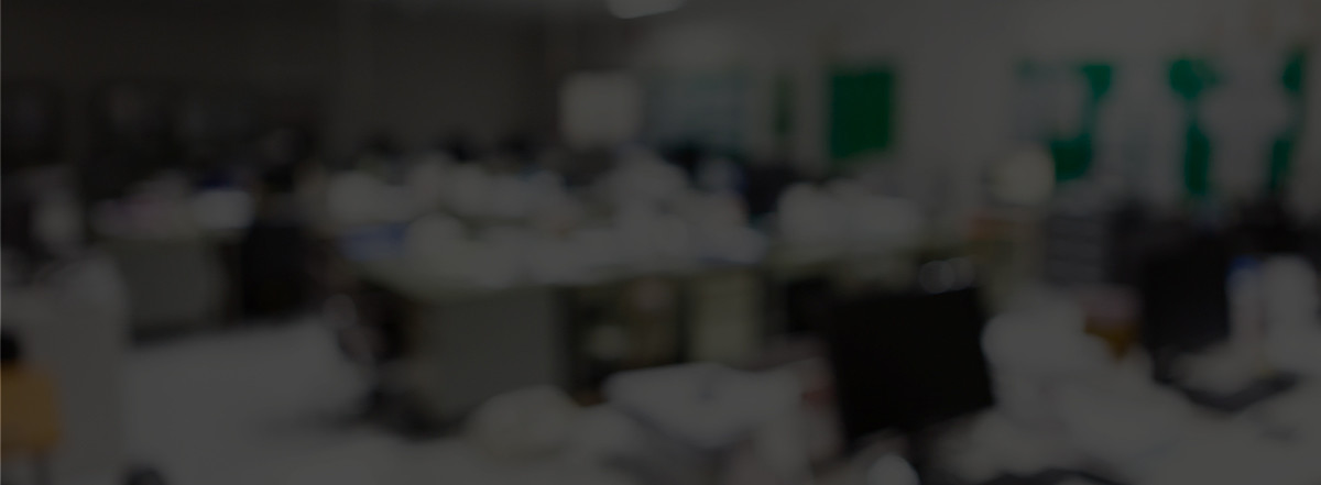 Blurry photo of an office