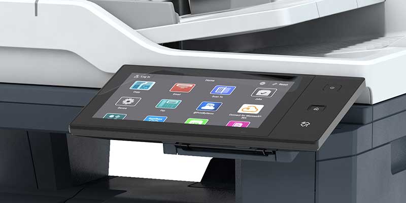 Крупный план интерфейса цветного многофункционального принтера Xerox VersaLink C415