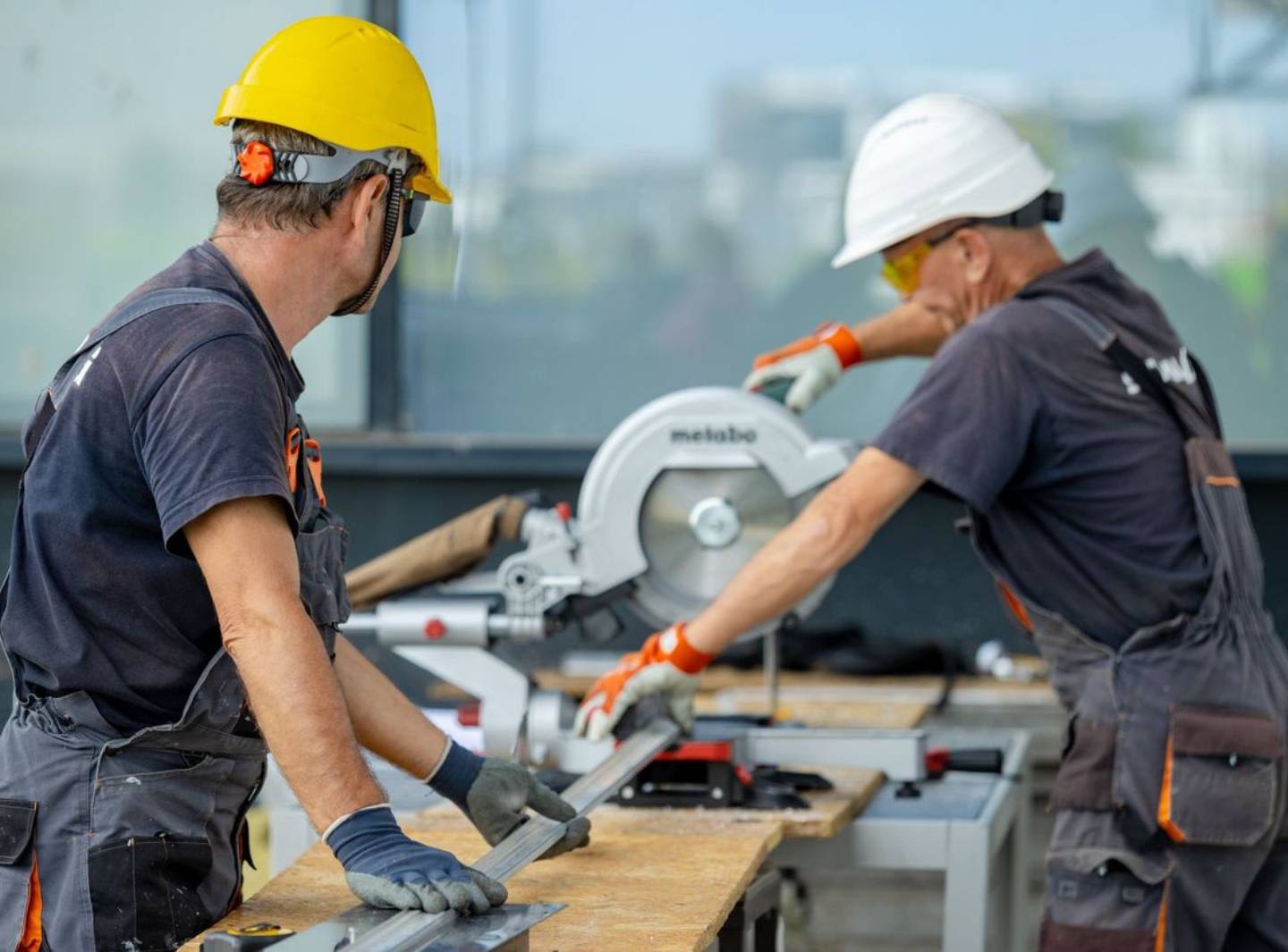 Abbigliamento da lavoro per l-estate