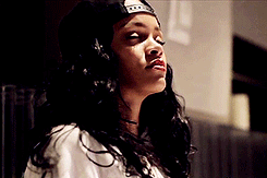 rihanna-listening-to-music