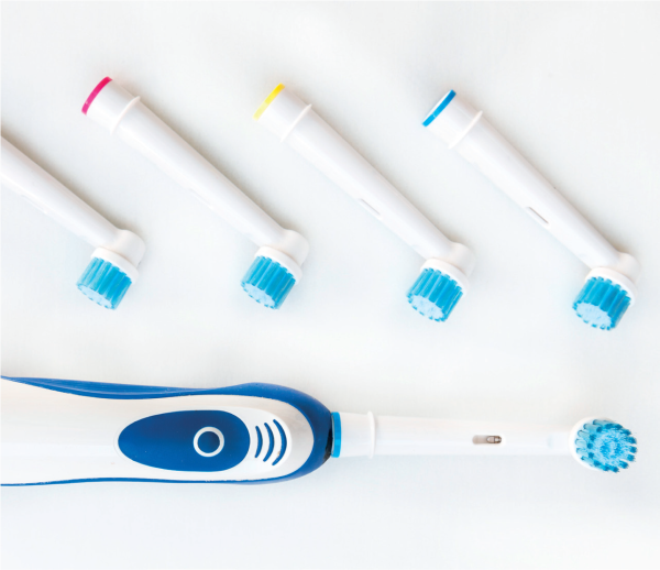 Do you prefer an electric toothbrush? You’re not alone. A 2017 study found that nearly one-third of people use them, and often, dentists recommend electric toothbrushes to those with gum recession, unique mouth shapes, and a habit of brushing too hard. Regardless of your brush preference, bristles wear at the same rate – which means you should be changing out those electric toothbrush heads every three months. Need help staying on top of it? Here’s a handy guide.