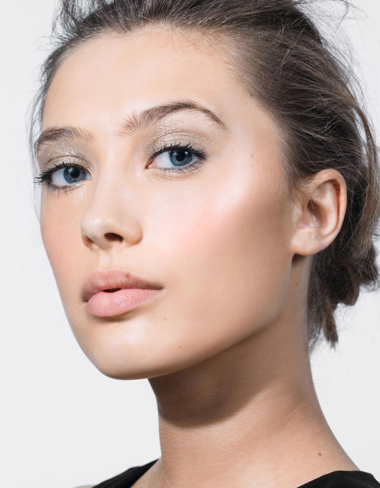 justbobbi_Diary_HolidayGlowBeautySchool_Featured