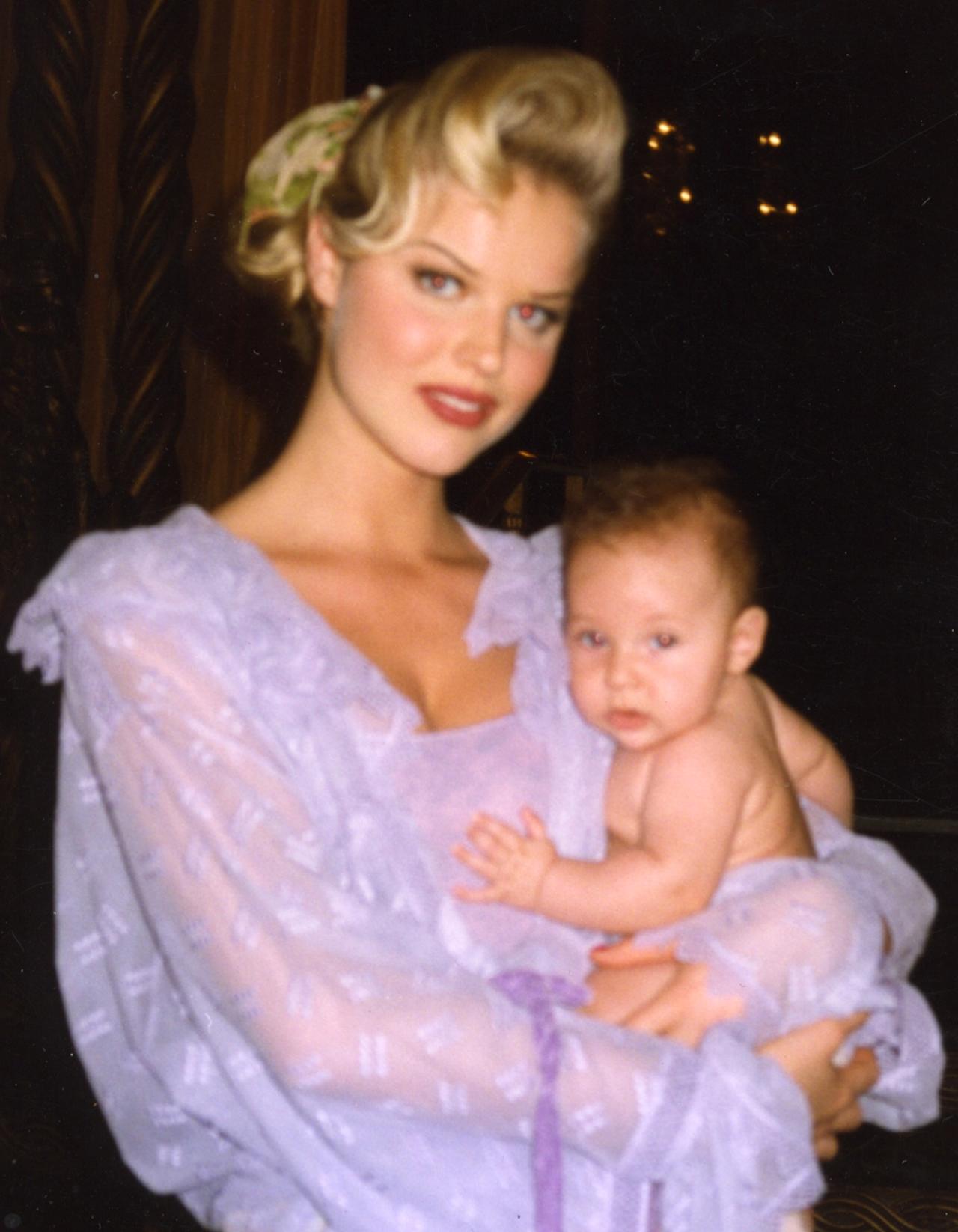 justbobbi_Archive_EvaH_Article03