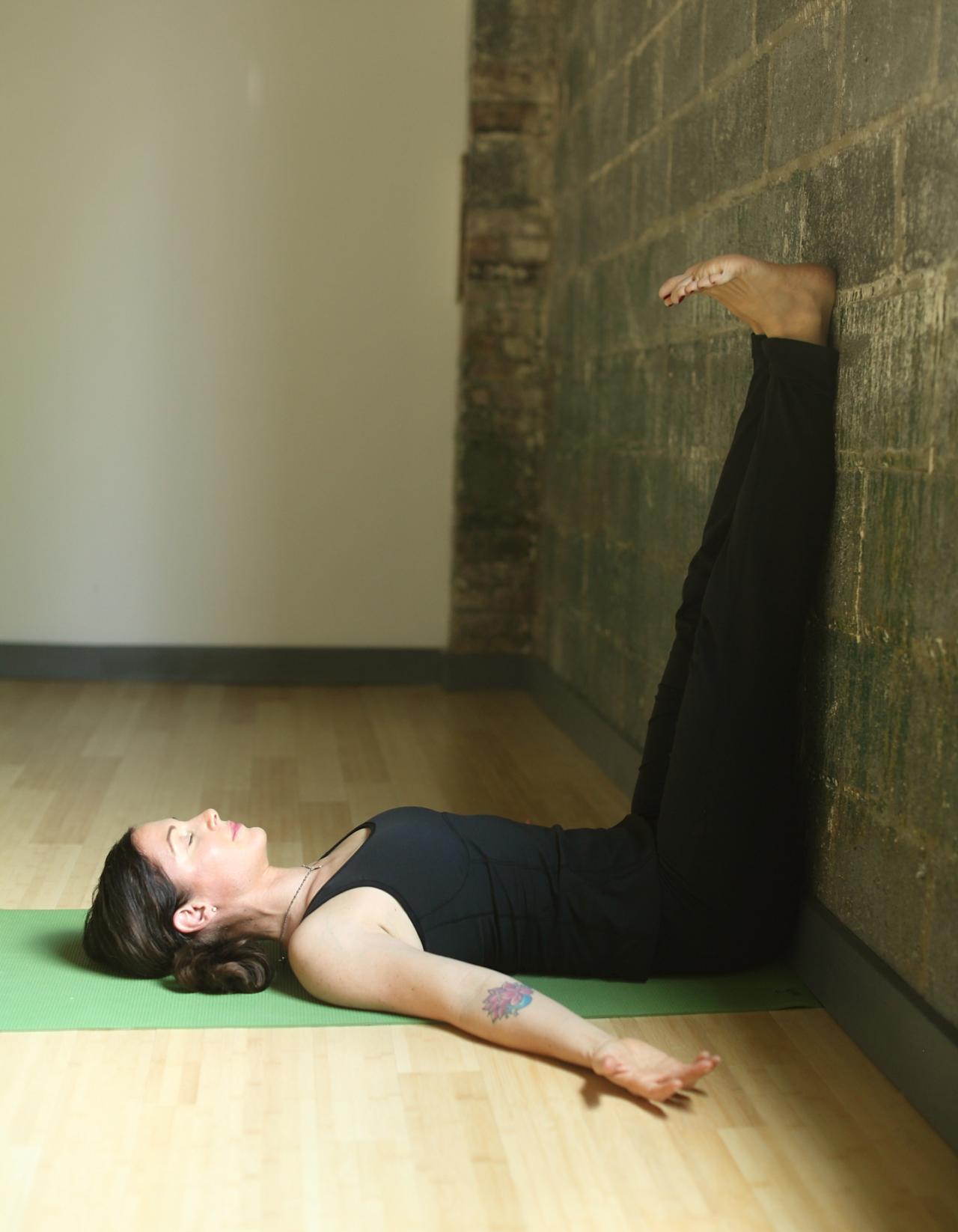 justbobbi_Diary_MorningYoga_LegsUp