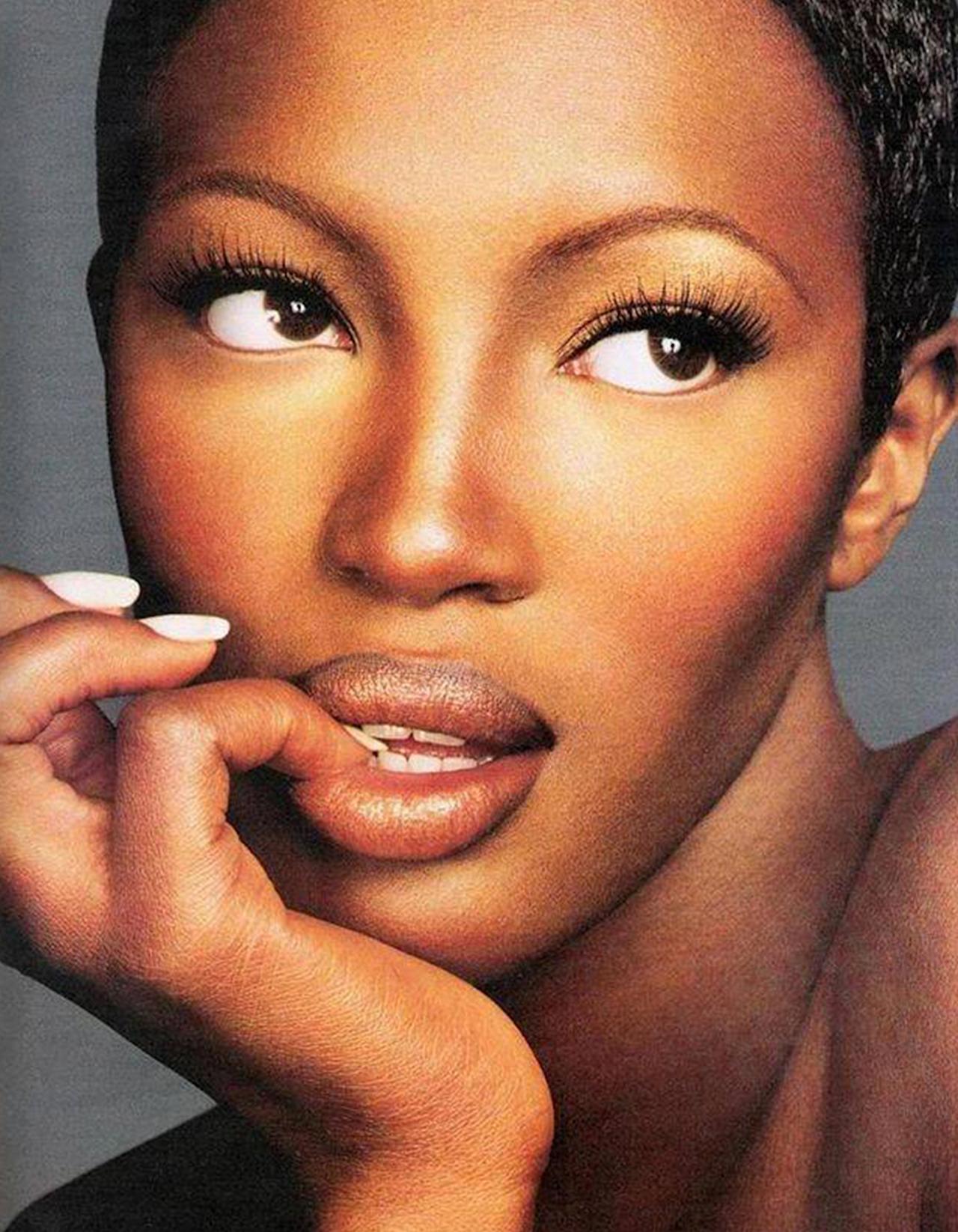 justbobbi_Diary_KevynAucoin_Article02
