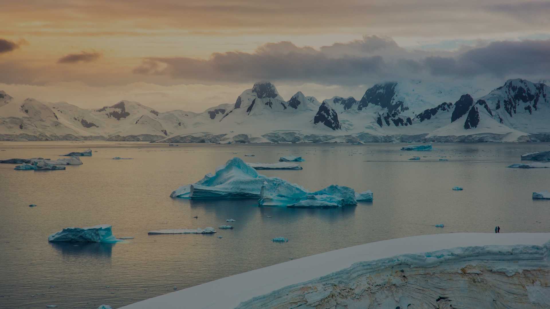 Ice caps in the antarctic