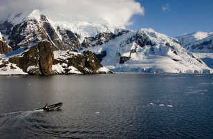 Dalhan Bay, Paradise Bay, Elephant Island, Antarctica