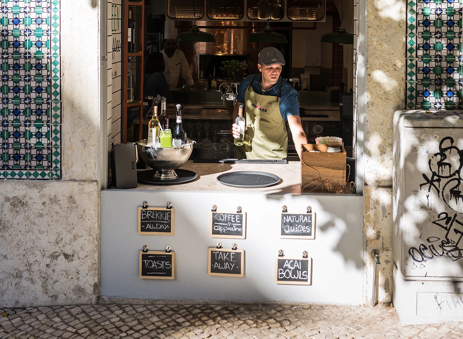 Green Coffee, Baixa