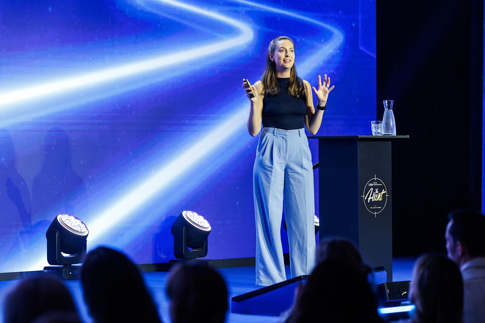Katarina Thraning på scenen under The Hunt 2026. Foto: Kilian Munch