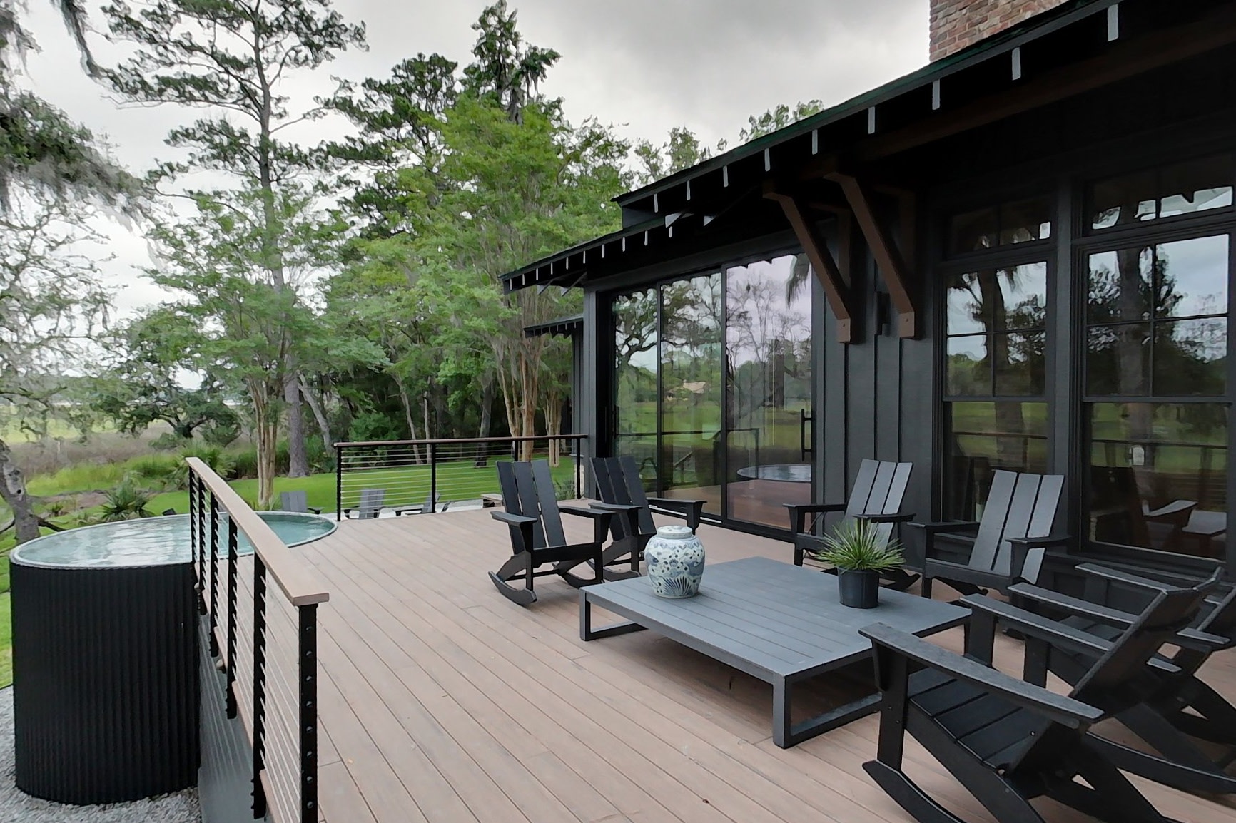 img 012 (31) outside deck by swimming pool